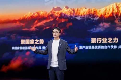 限时先享价17.36万元起 2026款东风奕派eπ008六座版焕新上市