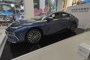 独立试驾吉利银河星耀8：12万能买到什么样的大轿车？