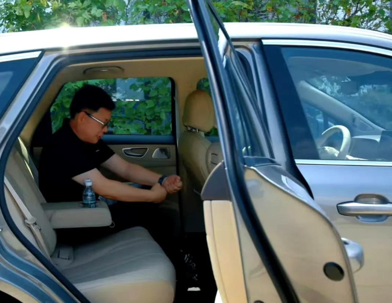 【E汽车】鸿蒙智行尚界H5内外全曝光