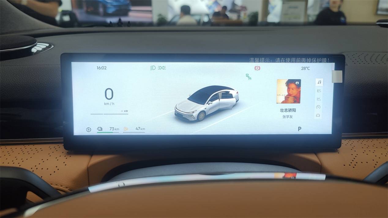 独立试驾吉利银河星耀8：12万能买到什么样的大轿车？