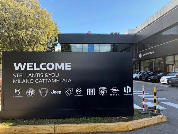 零跑汽车实现半年度盈利 在手资金近300亿构筑发展护城河