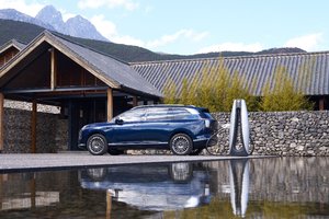 “大电量+大满配” 广汽昊铂HL增程版诚意登场26.98万起