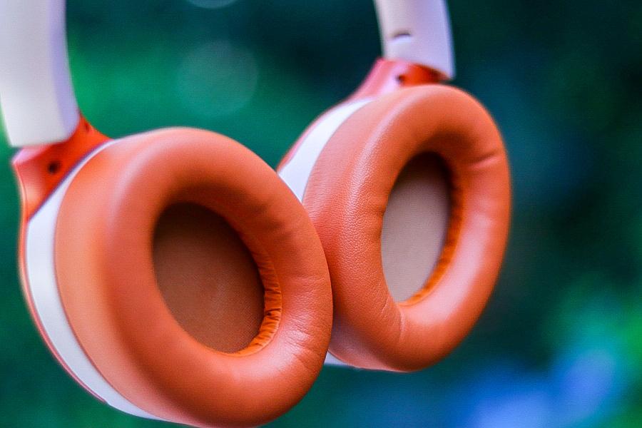 百元头戴耳机都是垃圾？实测西圣H1 Pro：听歌游戏通话全搞定
