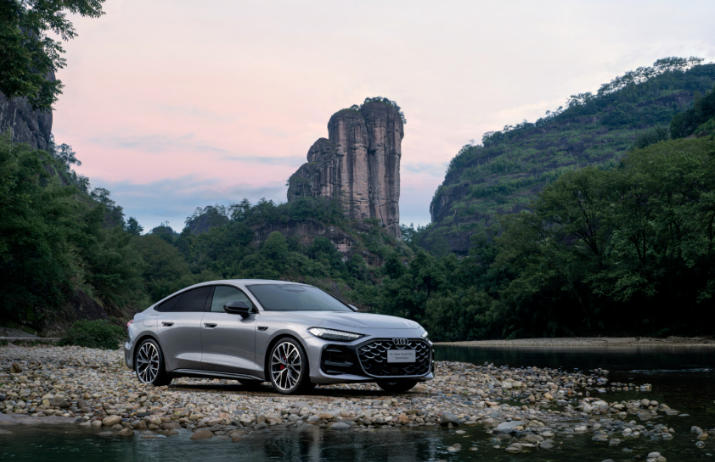 德系豪华车格局生变！奥迪A5L Sportback五大维度碾压宝马3系