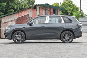 12万级又出爆款SUV：4分钟卖一台！210km纯电续航+0.94L油耗