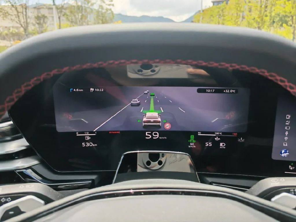 德系性能与华为乾崑智驾的碰撞！试驾上汽奥迪A5L Sportback
