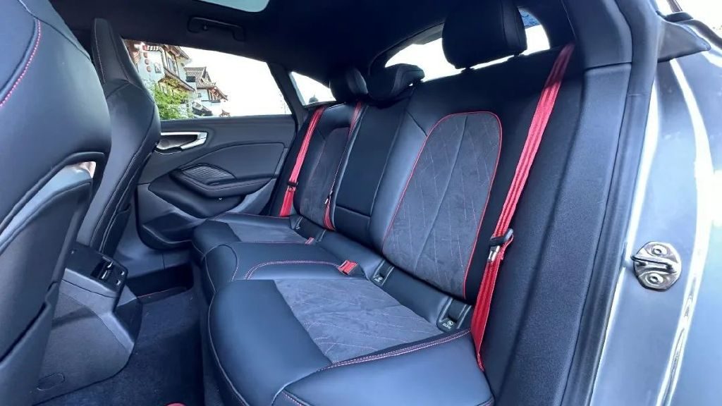 德系性能与华为乾崑智驾的碰撞！试驾上汽奥迪A5L Sportback