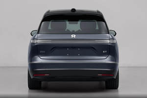 第三代蔚来ES8，中大型变大型SUV，后备箱容积多3.8倍