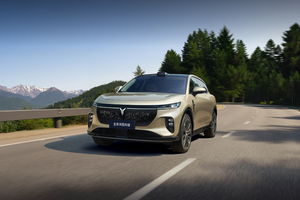 长超4.8米大5座SUV，预售22万起，搭华为"全家桶"，800V平台+5C超充