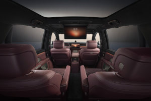 蔚来全新ES8 30.88万起开启预售，大三排纯电 SUV 市场迎引领者
