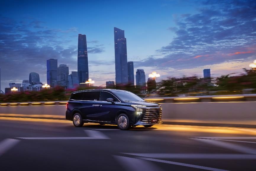 吴镇宇力荐，20万内唯一中大型插混MPV，星海V9越享系列正式上市