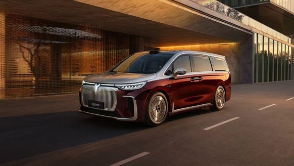 全球首款800V 超长续航智混MPV 2026款岚图梦想家成都车展预售