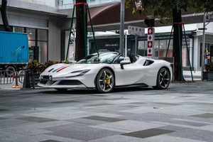 静待知音：一辆法拉利SF90 Spider TM版的独白