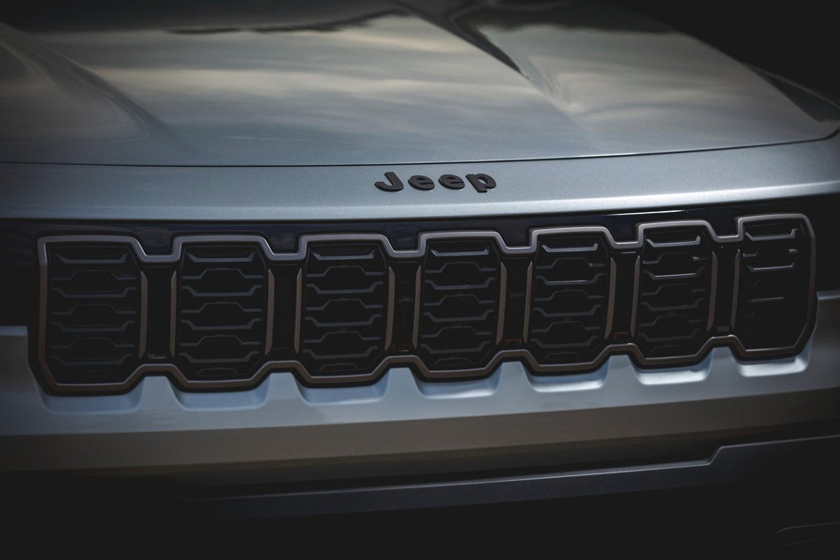 全新Jeep切诺基，1.6T+双电机混动，回归方正设计