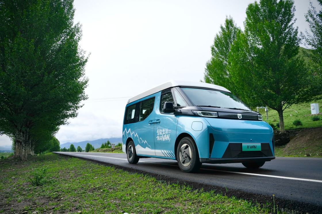草原上的智能移动家园：驾享远程X-VAN