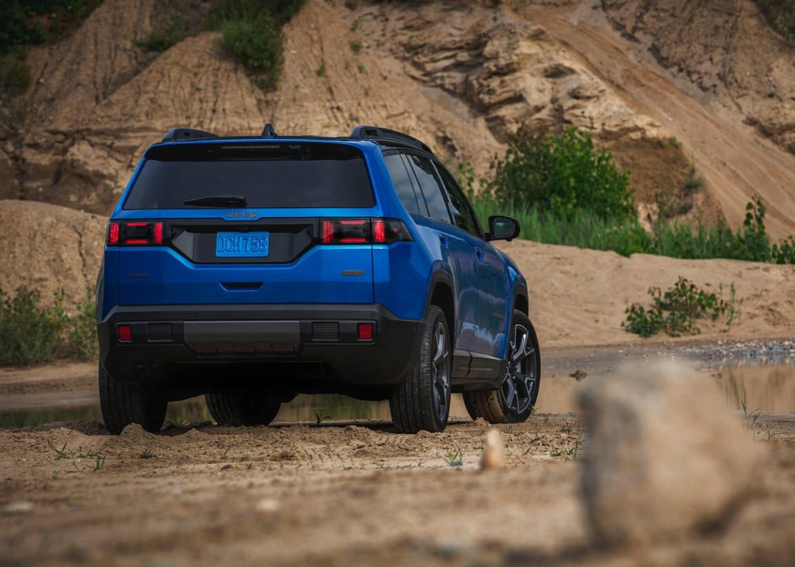 全新Jeep切诺基，1.6T+双电机混动，回归方正设计