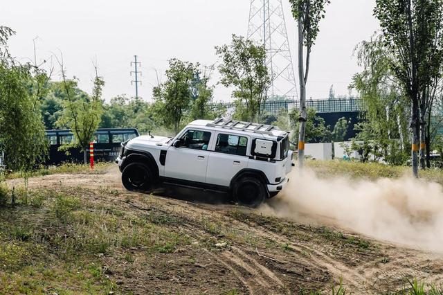 15万级方盒子对决！iCAR V23与钛3谁更懂年轻人？