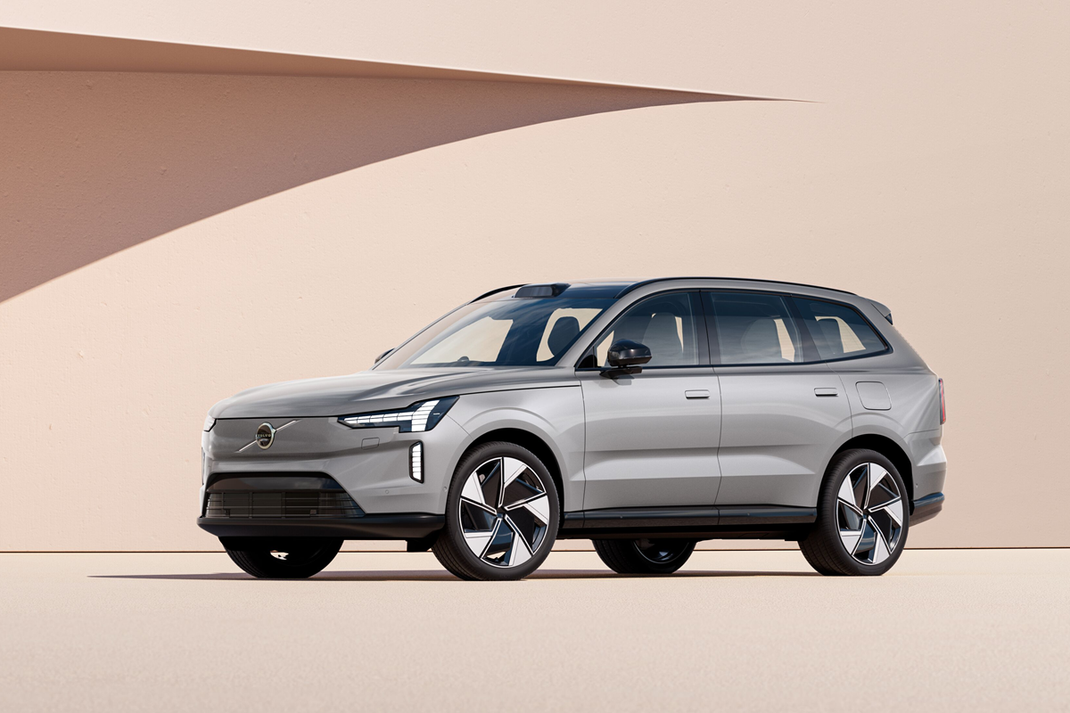 全新沃尔沃XC70换芯，“国产插混”能否盘活北欧豪华？