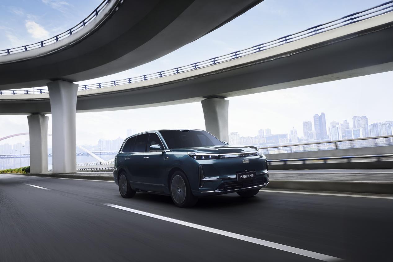 预售价19.38万起，AI技术打造国民旗舰SUV，吉利银河M9成20万级家庭购车首选