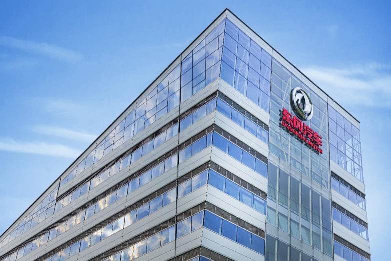 岚图汽车介绍上市，为培育汽车新质生产力注入新动能