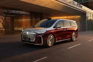 岚图推MPV/SUV/轿车三大混动旗舰，全部搭载岚海智能超混技术