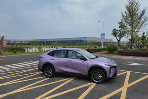 江铃羿驰05S：A + 级纯电SUV，家庭出行优选新势力
