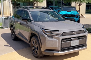 新丰田RAV4荣放最新进展曝光，越野外观+2.0L混动升级
