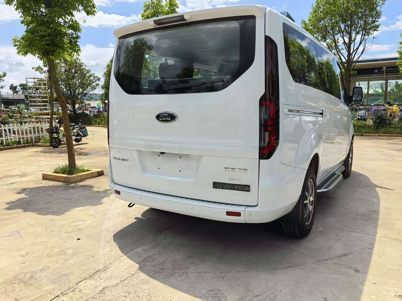 同为美系头部品牌的MPV，为何福特途睿欧销量不及别克GL8的零头？