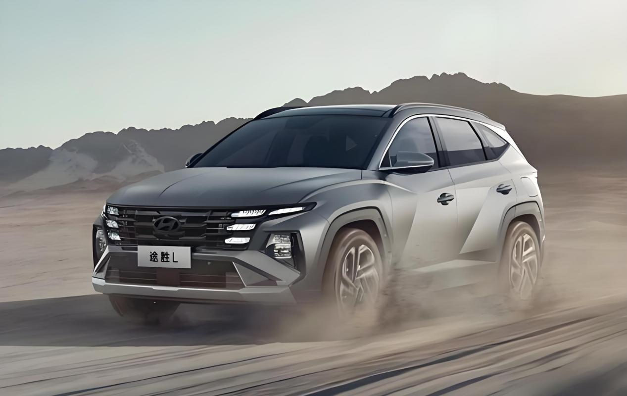 十万级家用SUV 谁的体验更好？奇瑞瑞虎8 PLUS对比长安CS75 PLUS