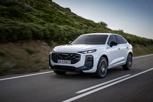 新奥迪Q3 Sportback官图，灯厂出手，还有“黑光包”