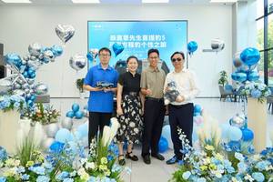 王传福解锁 “交车新身份”亲赴多地送方程豹，与车主畅谈汽车热爱