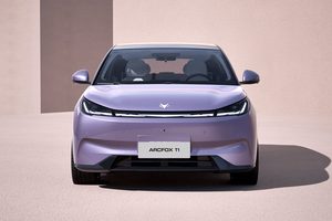预售6.88万起，极狐T1能否成为A0级纯电小车搅局者？
