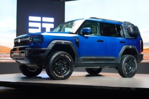 致敬路虎的全尺寸越野SUV！实拍捷途纵横G700