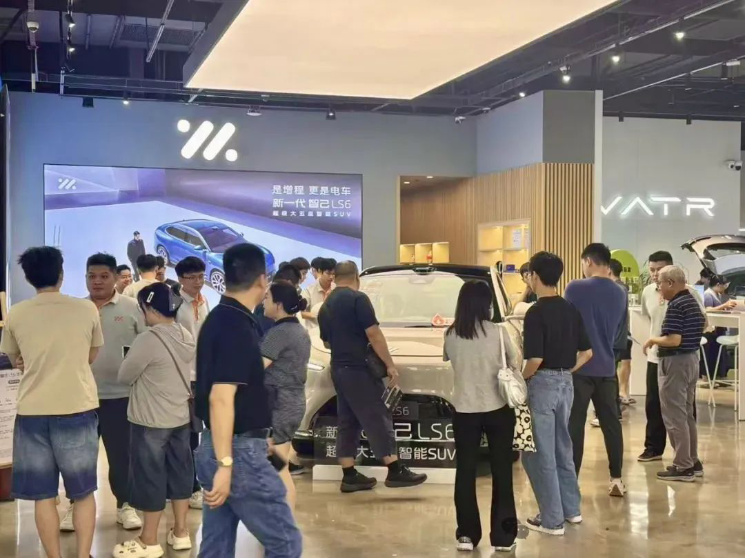 快充王者登场！新一代智己LS6800V平台15分钟补能310km