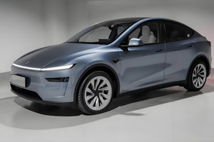 疑似全新特斯拉Model Y曝光！800V架构+95KWh电池，这才是头部标配