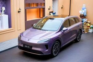 鸿蒙智行最便宜SUV，预售16.98万起！18小时订单破5万 ！