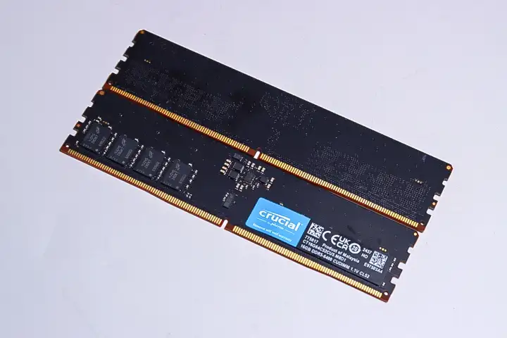 开机即6400MHz，英睿达CUDIMM的“内置时钟”，能碾压传统内存？
