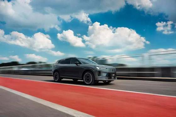 炸场！沃尔沃全新 XC70 全球首发，豪华超混领域迎新 “领航者”