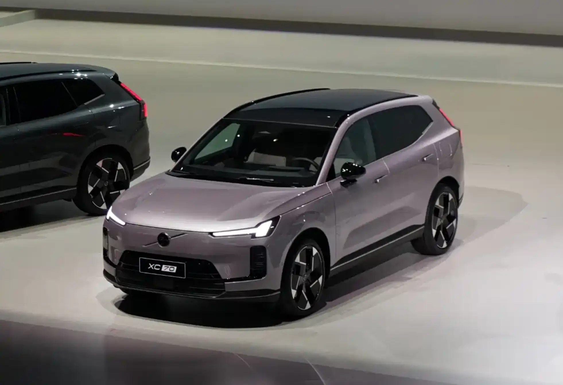 沃尔沃全新XC70预售29.99万起，豪华插混SUV市场迎来新选择
