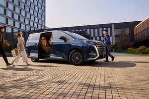 腾势D9新品来袭，成都国际车展成2025年豪华MPV最大看点