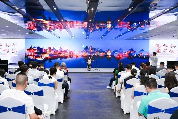 汽车美学，宽窄智慧 第二届中国车市品牌盛典（成都之夜）圆满落幕