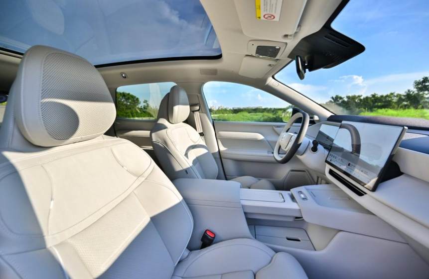 沃尔沃全新XC70全球首发 两款配置车型预售价29.99万起