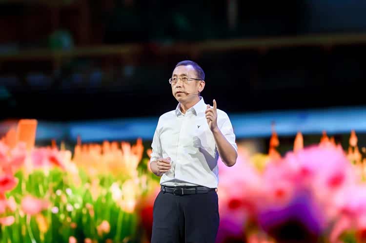 20万级纯电SUV“卷王”来了！全新岚图知音正式上市，起步即满配