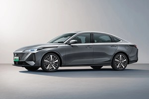 这下要排队买长安了！6.8秒破百+油耗0.96L，关键顶配才6.59万