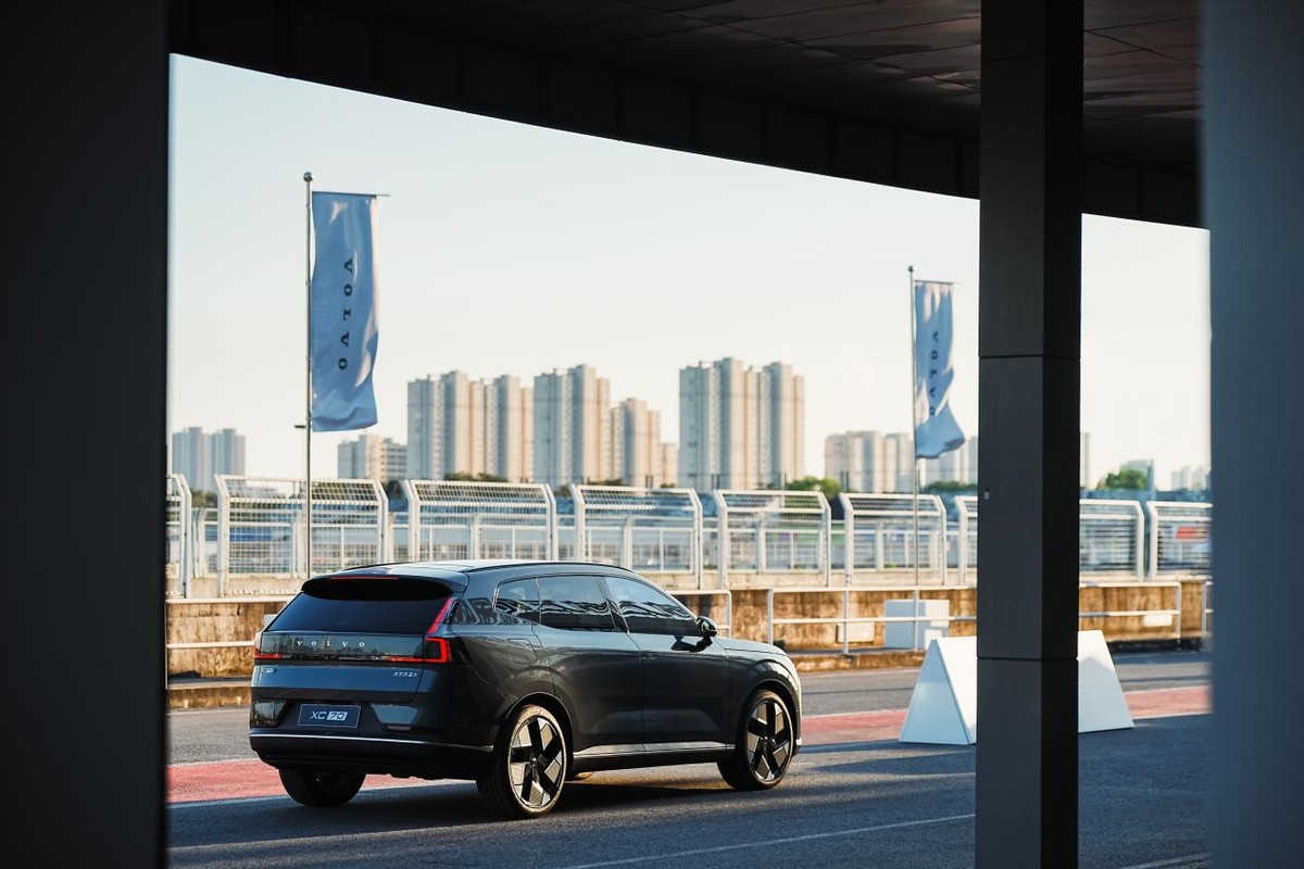 沃尔沃全新XC70预售价29.99万起，让北欧设计充满科技