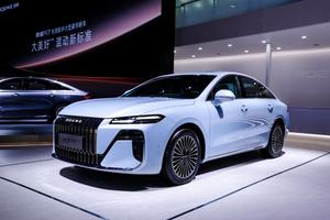 比银河A7续航更长、比秦L更智能？荣威M7 DMH的降维打击逻辑
