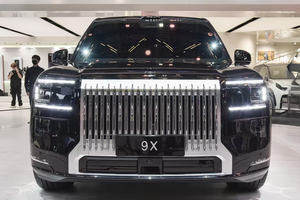 极氪9X预售47.99万起，新豪华旗舰，能打过问界M9？