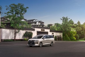 五菱三动力MPV星光730，实车亮相2025成都国际车展