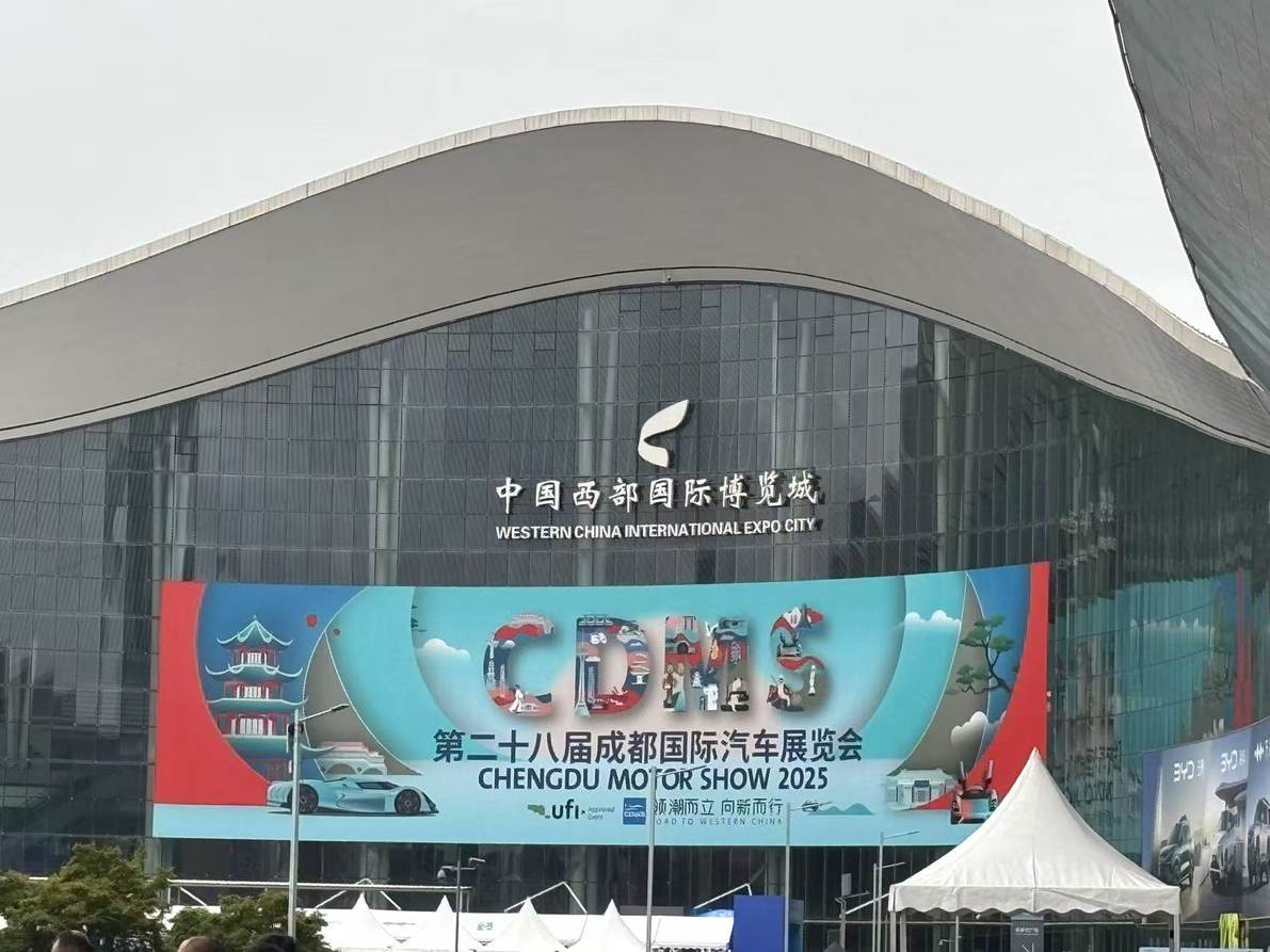 车战“蓉城”：朱广权喊风神放手一搏，风神L8限时置换价11.39万元起