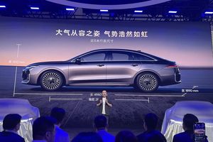 荣威M7 DMH成都车展预售9.78万起 中大型混动轿车新选择